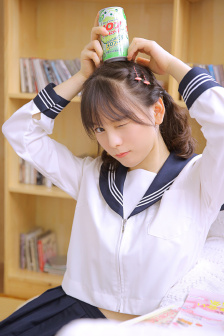 免费看美女裸露双乳洗澡视频
